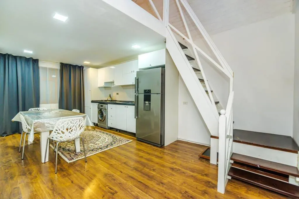 Image 2 of Apartment Near Hard Rock Cafe