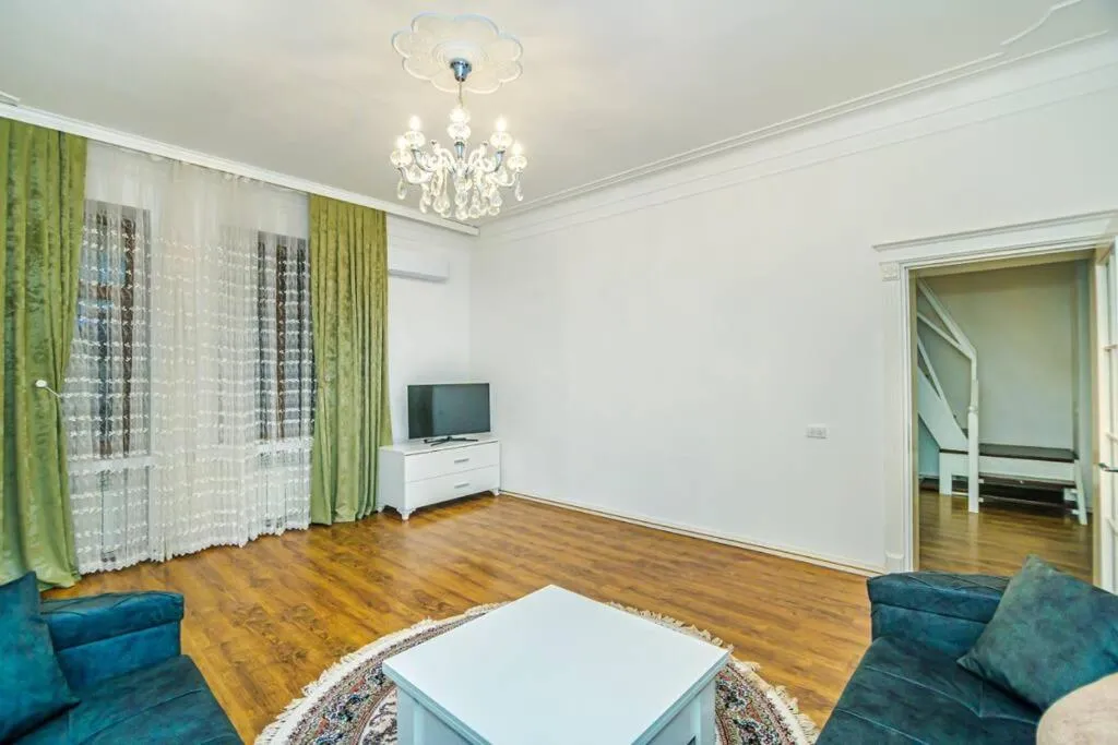 Image 4 of Apartment Near Hard Rock Cafe