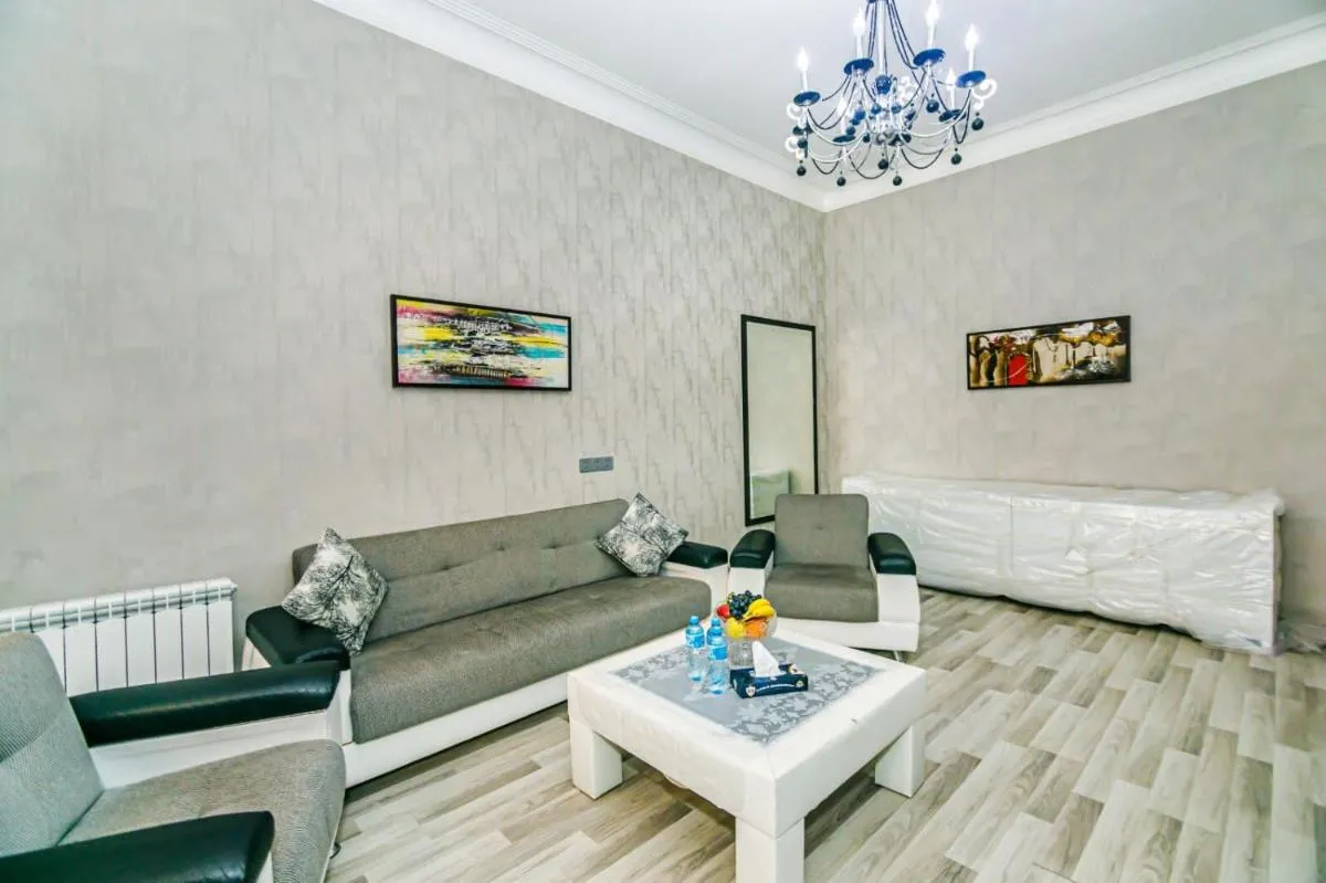 Image 2 of Azneft Square Deluxe Apartment