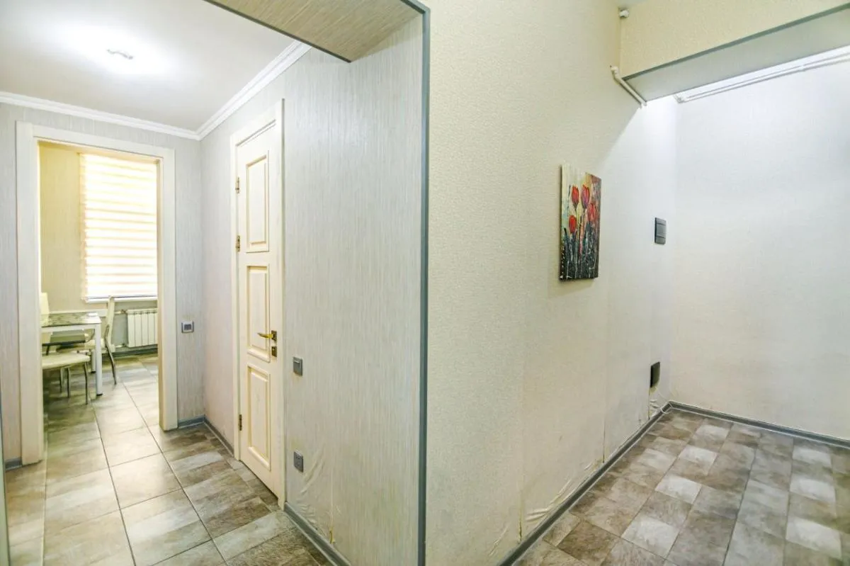 Image 4 of Azneft Square Deluxe Apartment