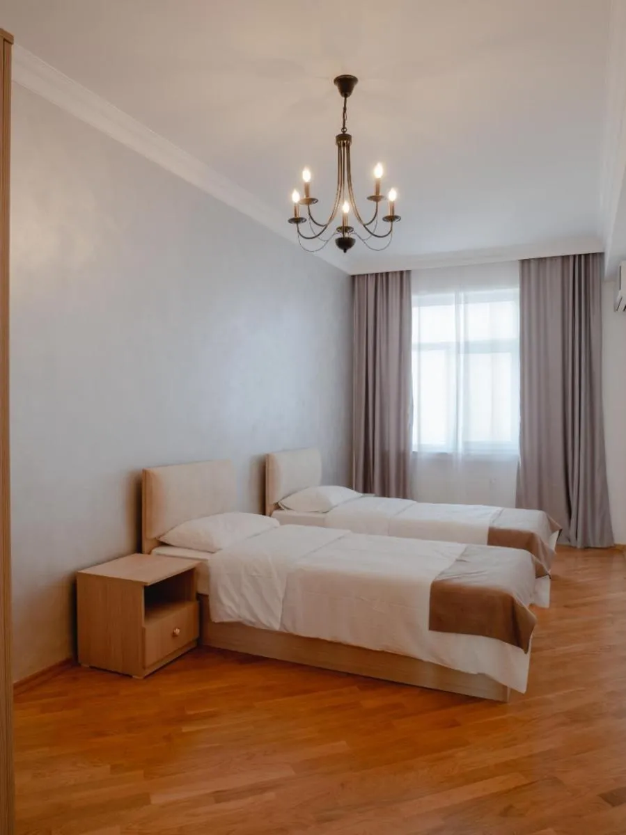 Image 3 of Boulevard Side Apartments