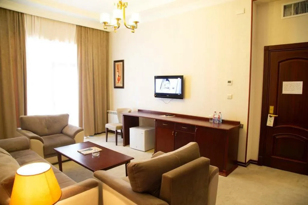 Image 4 of Capitol Hotel