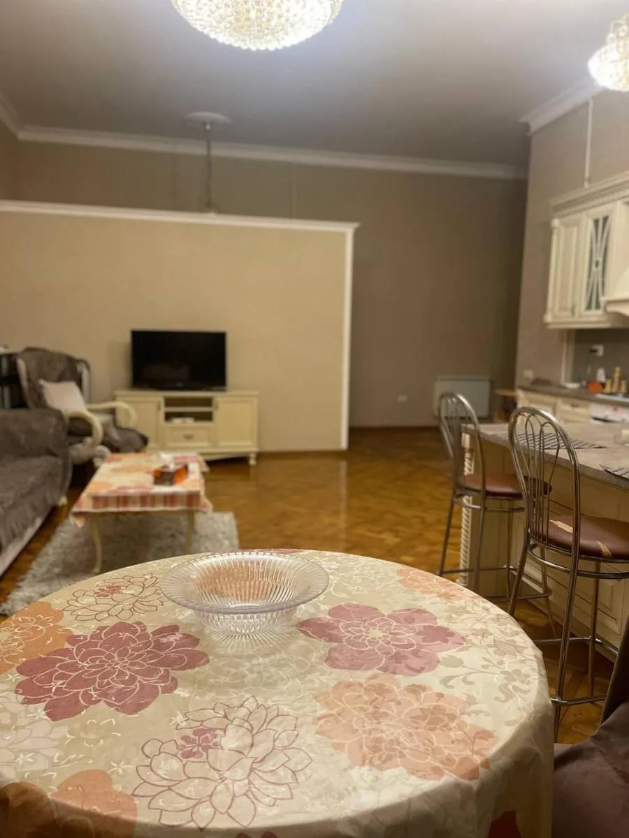 Image 5 of Classical apartment in heart of Baku