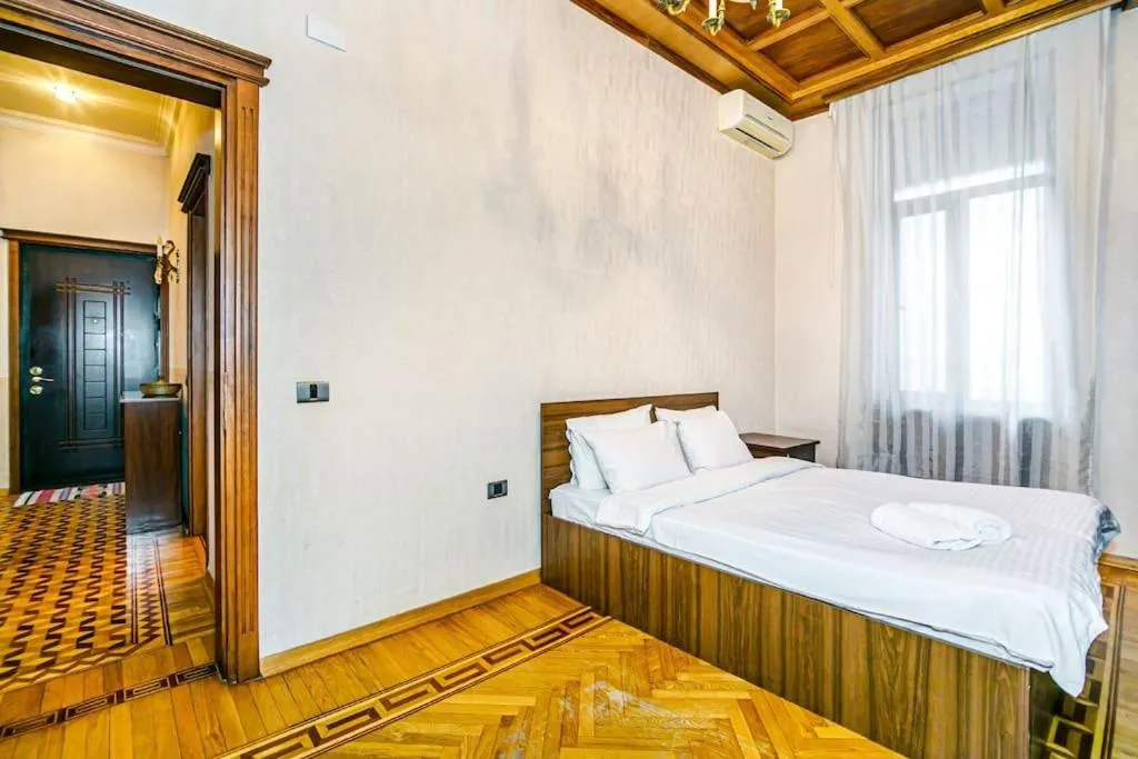 Image 6 of Continental Apartment