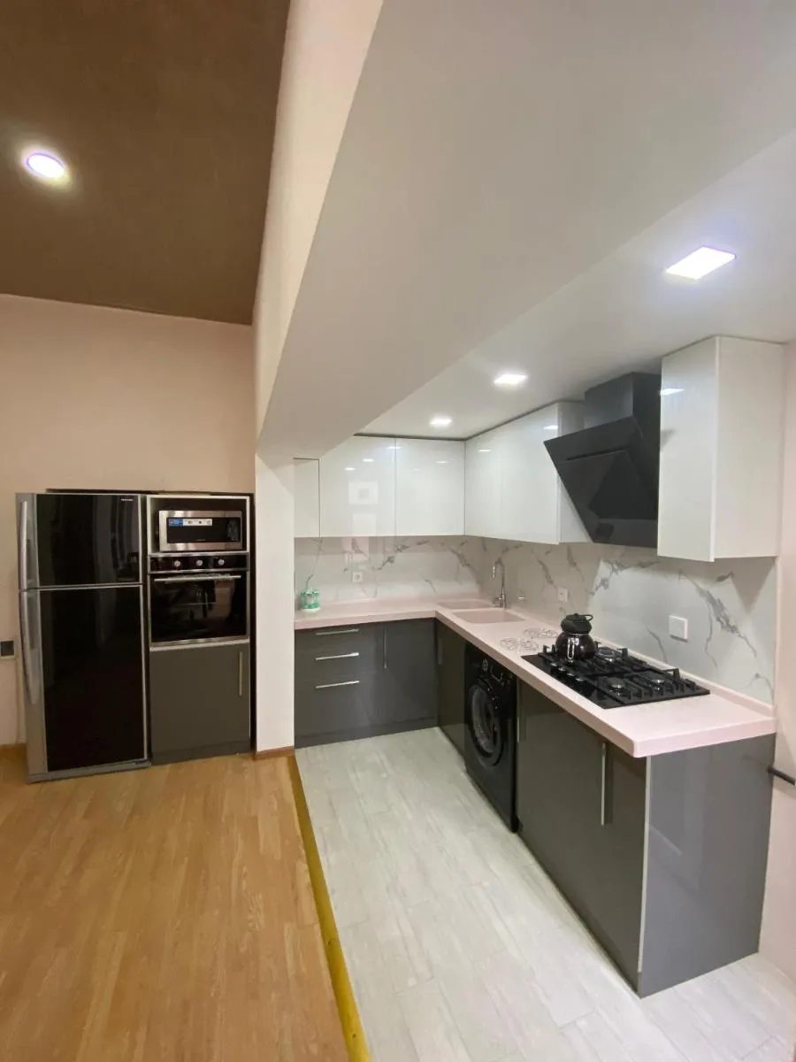 Image 3 of Cozy Old City Apartment