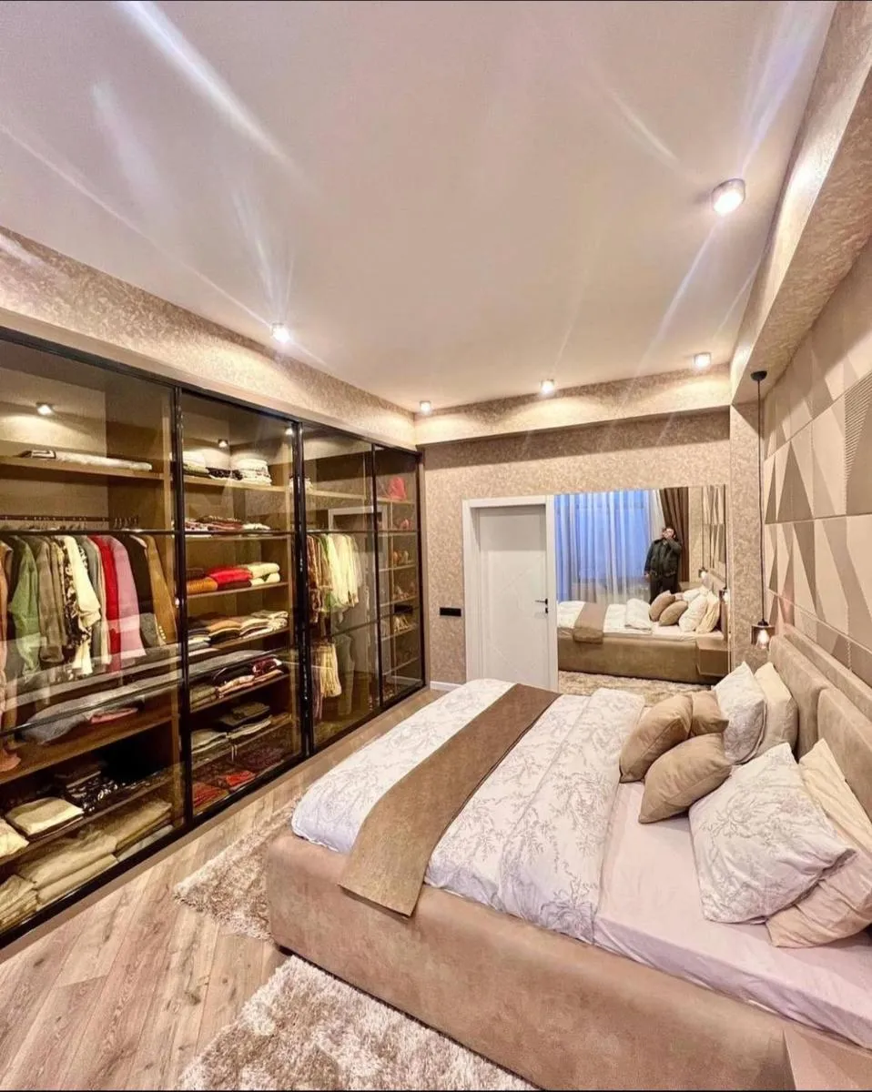 Image 4 of Cozy modern/loft apartment
