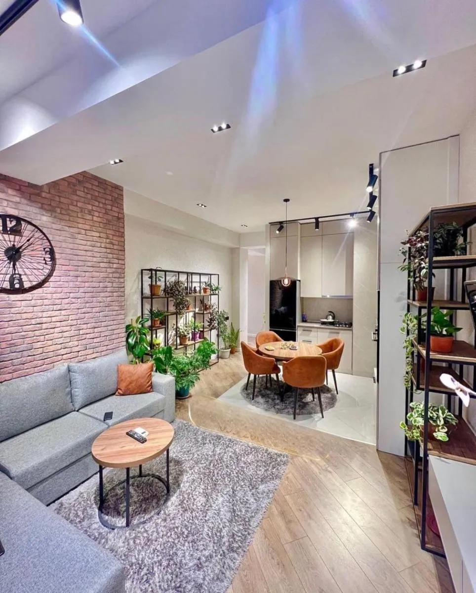 Image 3 of Cozy modern/loft apartment