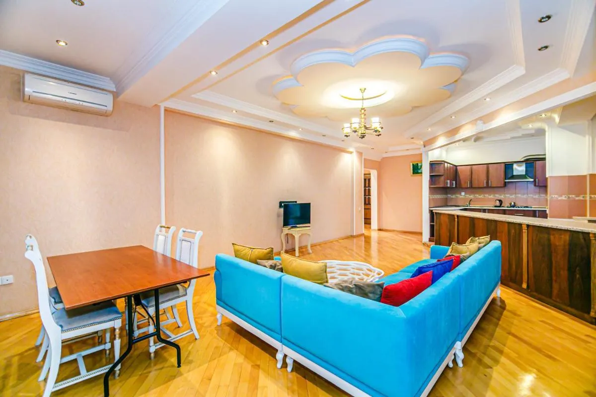 Image 4 of Deluxe Apartment 142/43