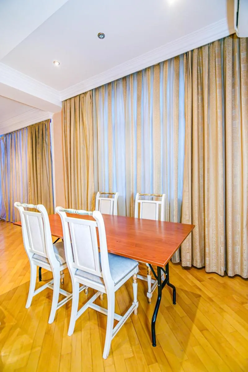 Image 6 of Deluxe Apartment 142/43
