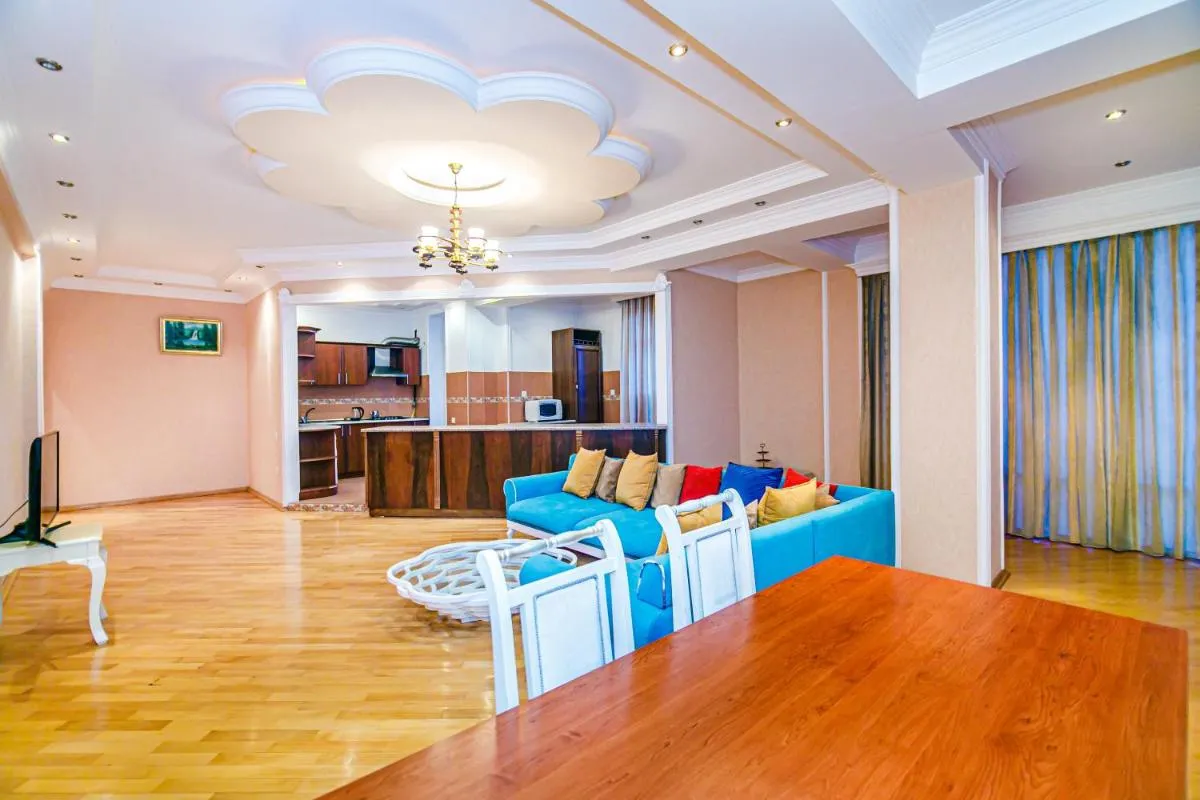 Image 5 of Deluxe Apartment 142/43