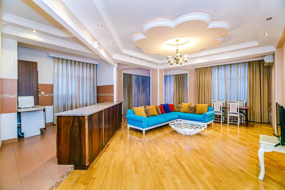 Image 2 of Deluxe Apartment 142/43