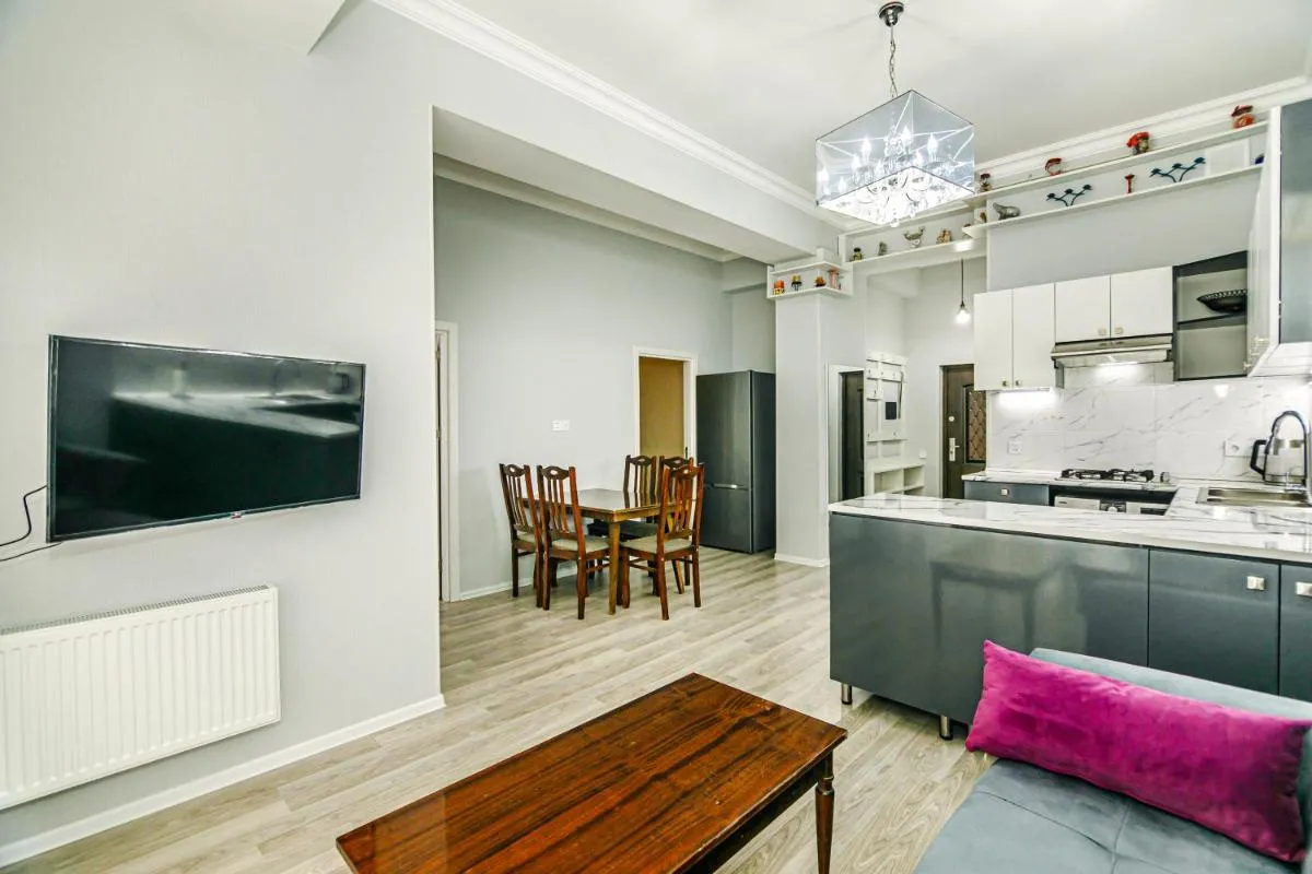 Image 4 of Deluxe Apartment 69/14