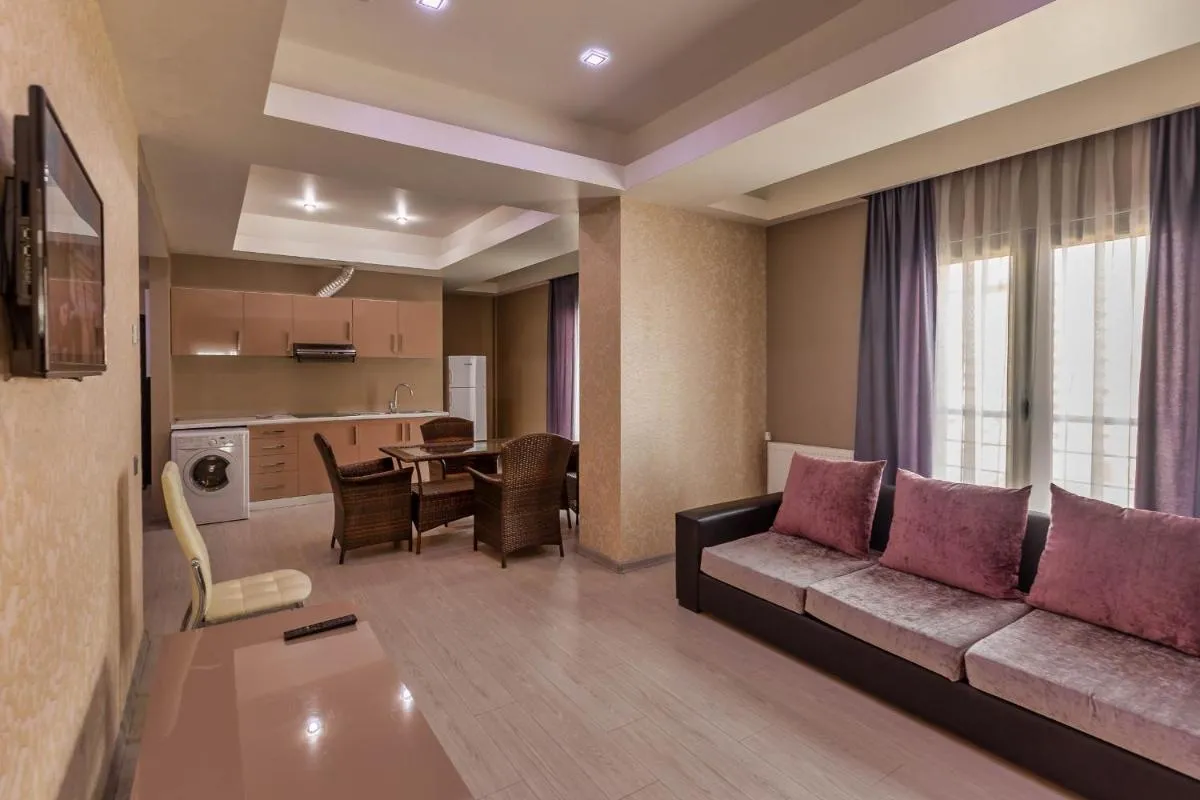 Image 2 of Diplomat Suites