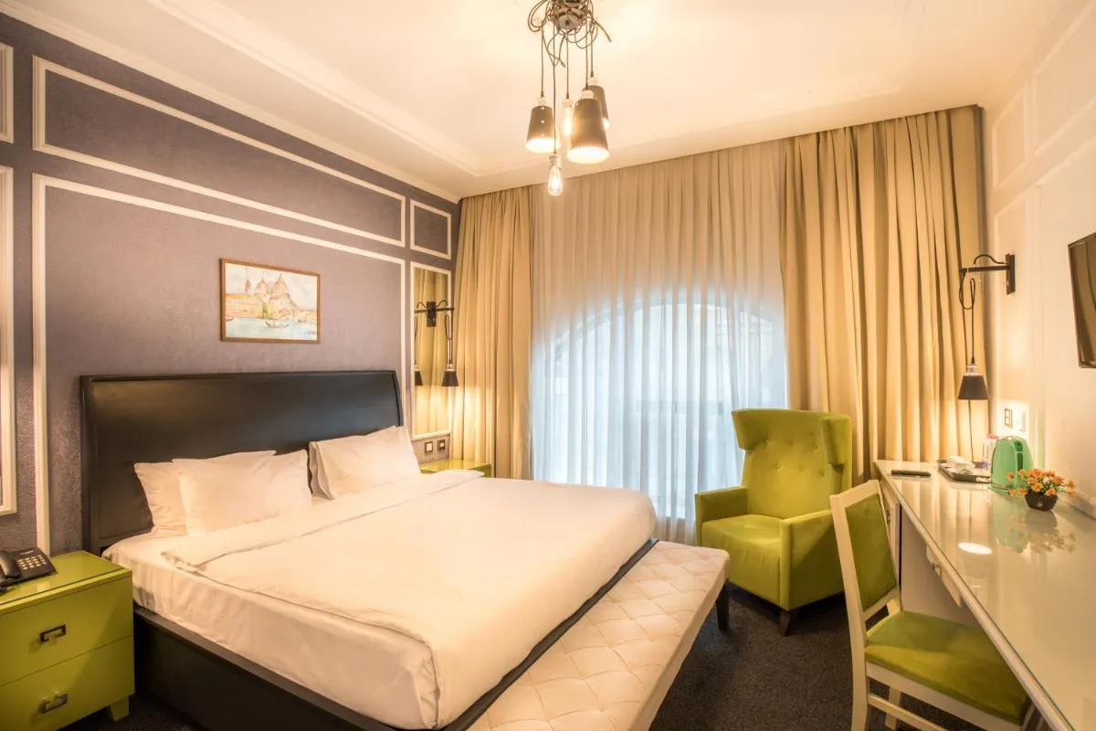 Image 4 of Dondar Hotel Formula 1 View