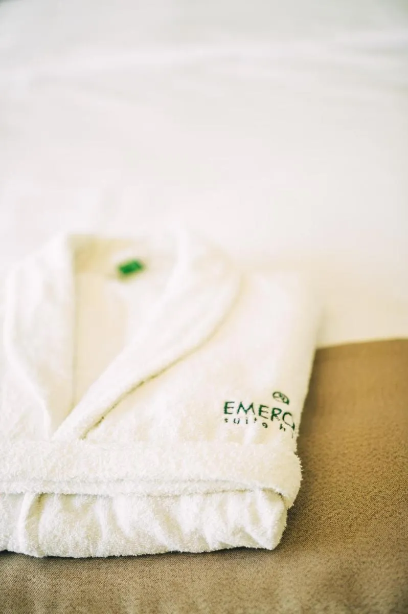 Image 4 of Emerald Suite Hotel