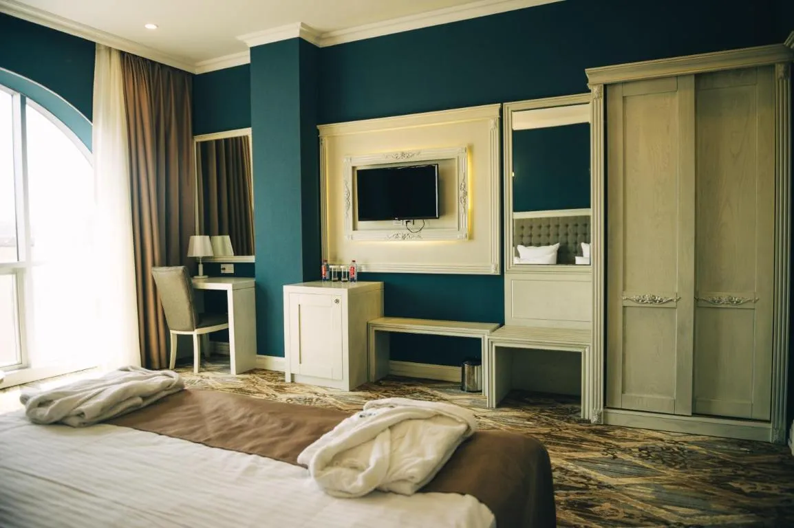 Image of Emerald Suite Hotel