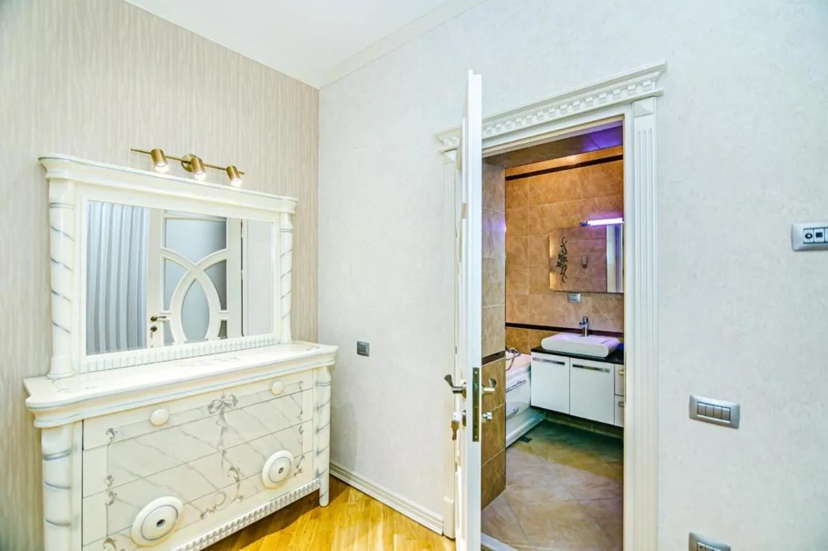 Image 4 of Fashion VIP Special Apartment