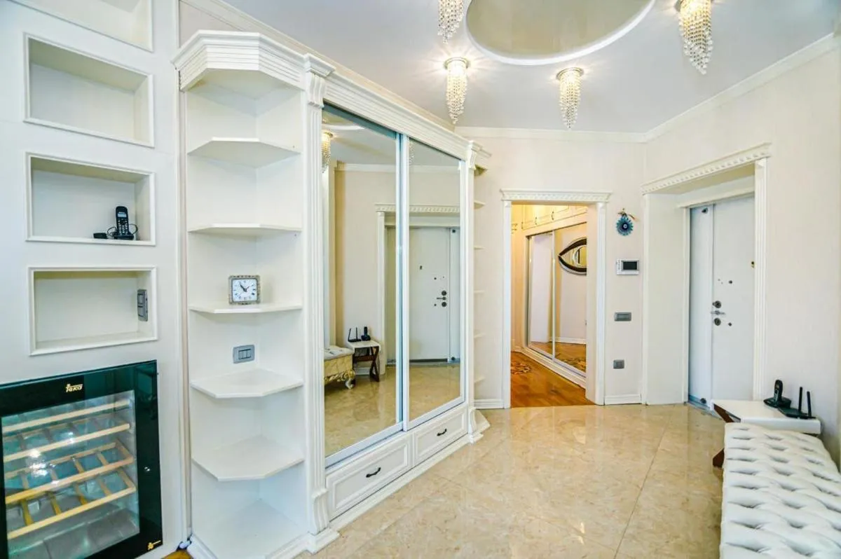 Image 1 of Fashion VIP Special Apartment