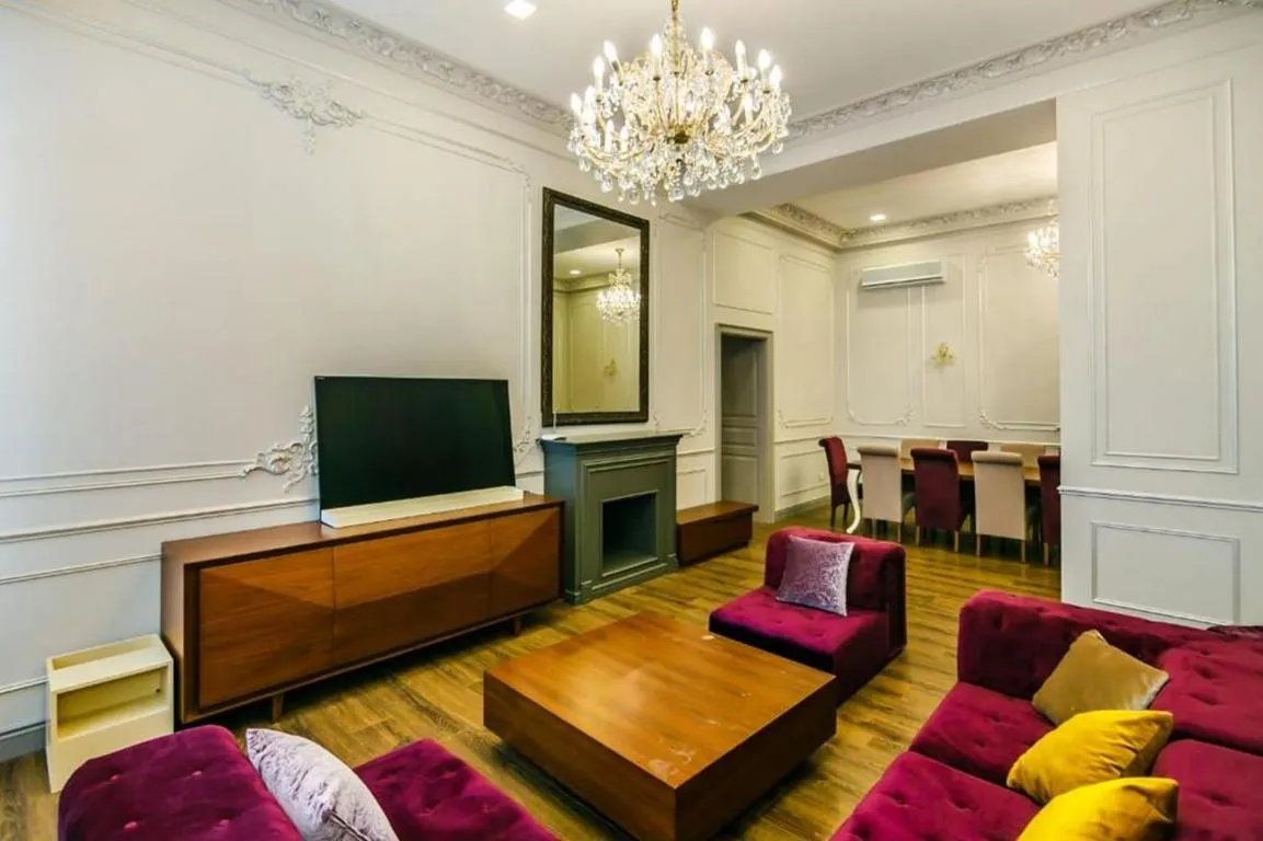 Image of Formula 1 Street Apartment