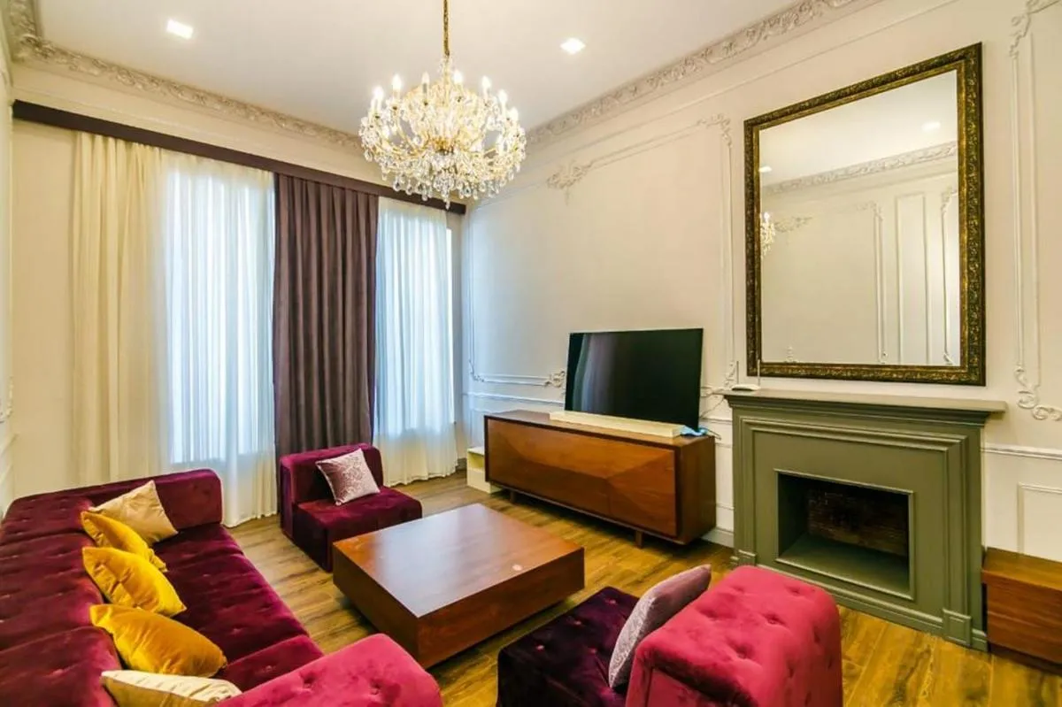 Image 4 of Formula 1 Street Apartment