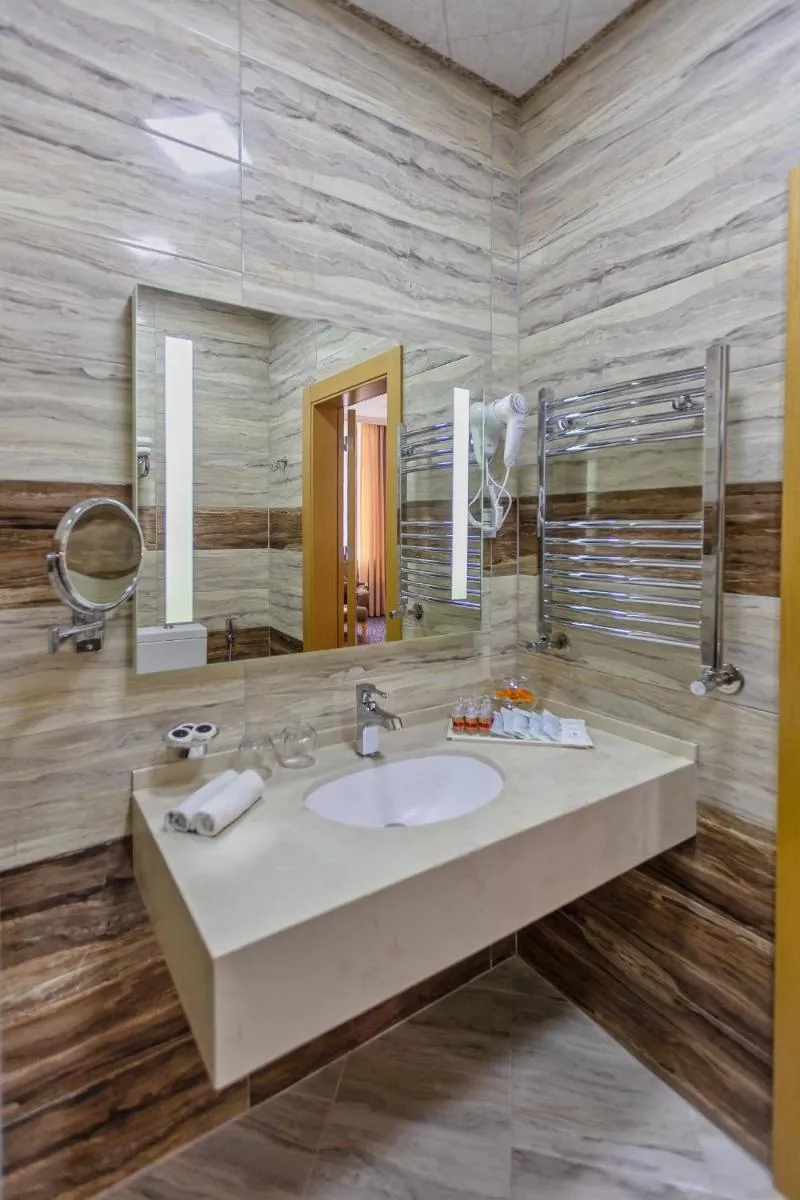 Image 3 of Golden City Hotel Baku