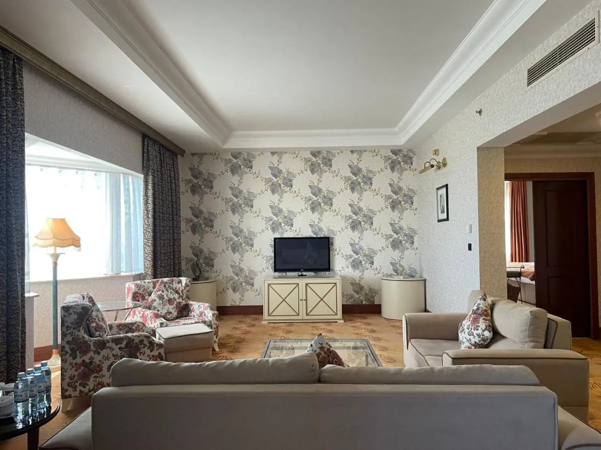 Image 5 of Grand Hotel Europe