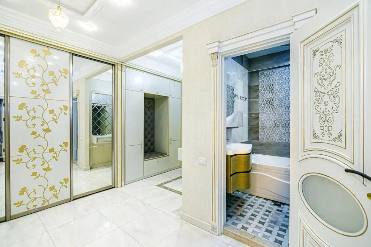 Image 2 of HOTELAPARTMENT ViP RESIDANCE PARK AZURE