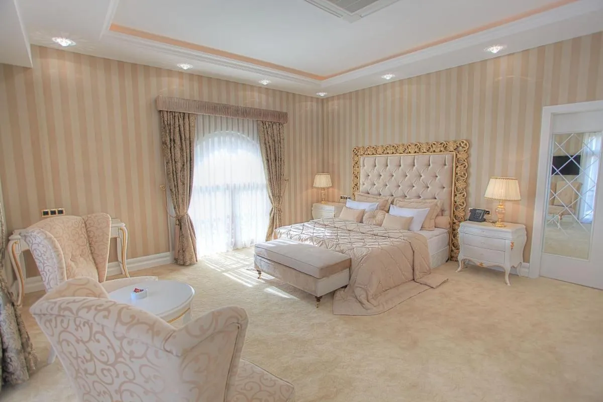 Image 6 of Lake Palace Baku