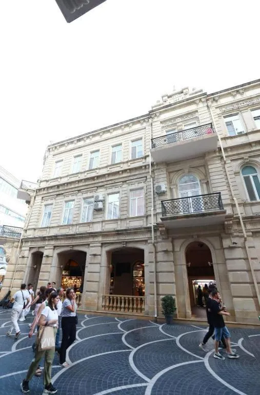 Image 5 of London Hotel