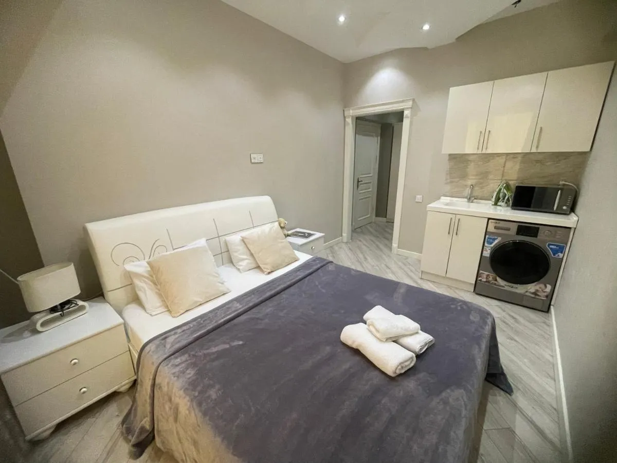 Image 4 of Luxe Azure Apartment