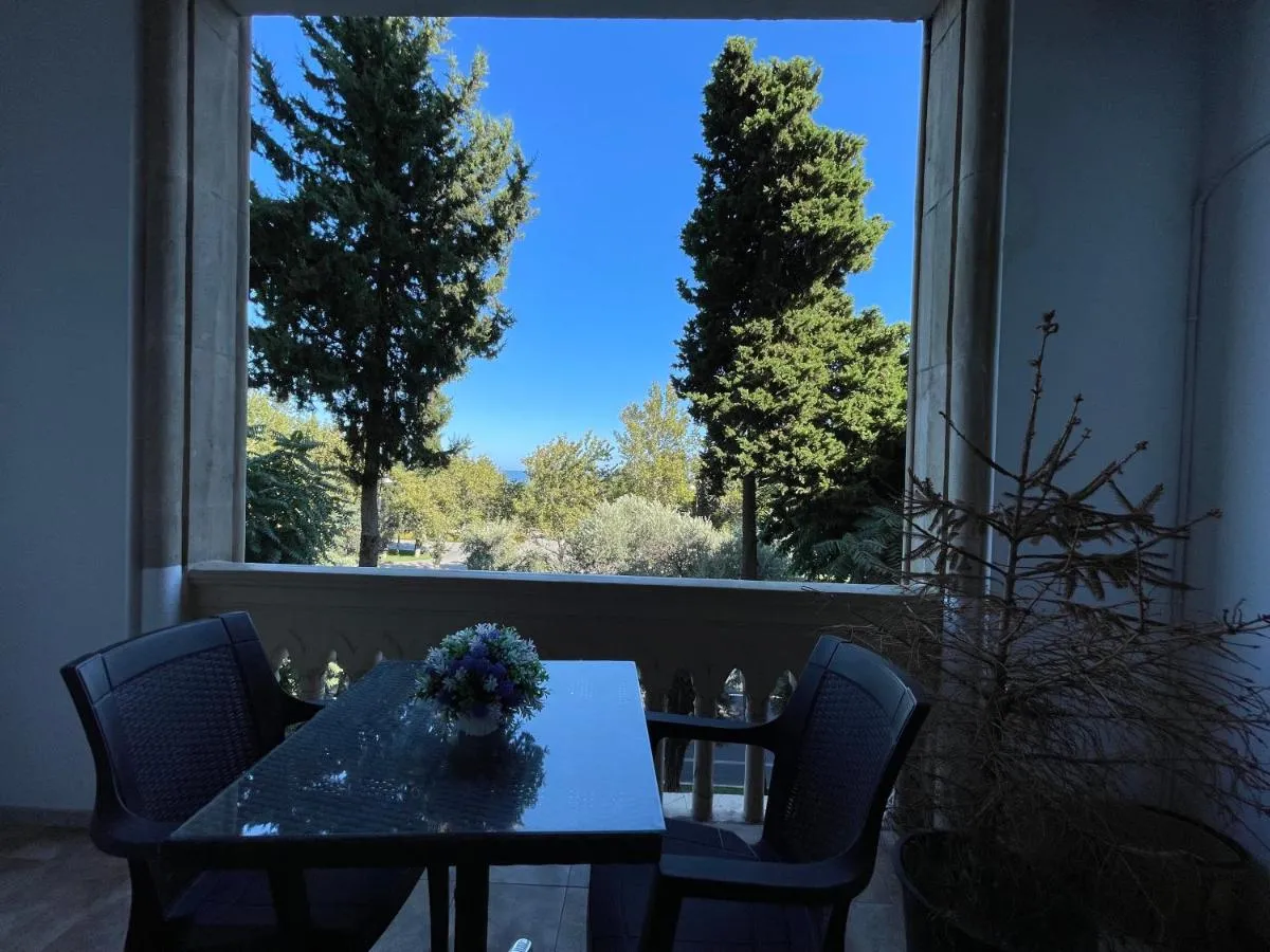 Image 3 of Maiden apartment