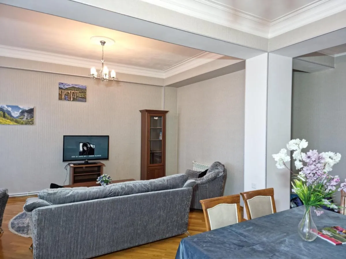 Image 4 of Mayden Family Apartment