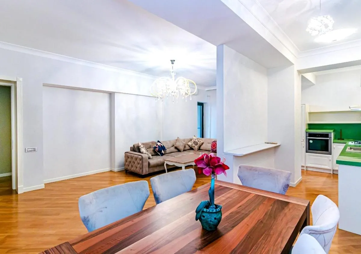 Image 3 of Modern Apartment by Rashida