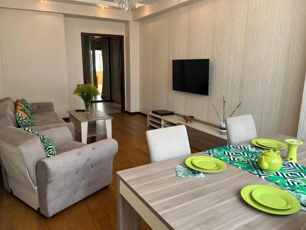 Image 5 of Modern apt right next to the H Aliyev Centre!
