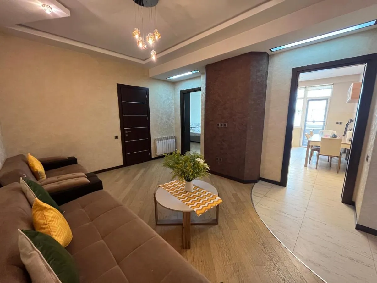 Image 6 of Modern apt right next to the H Aliyev Centre!