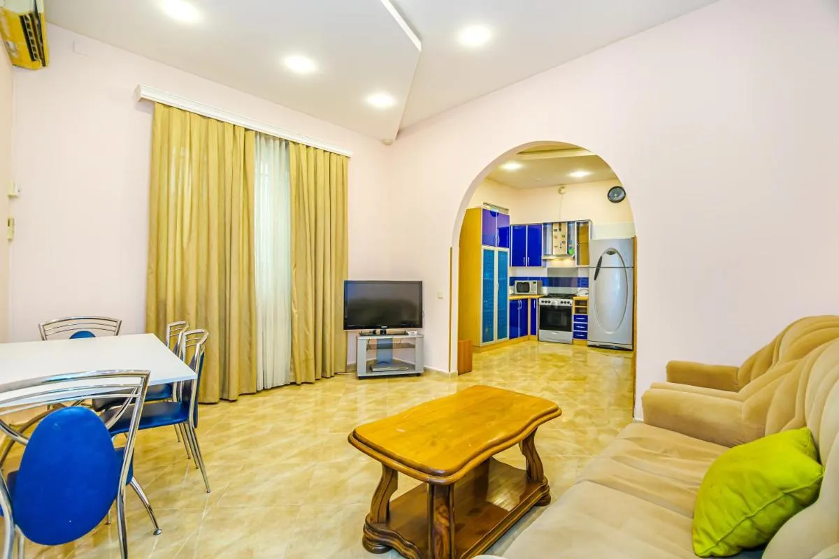 Image 4 of Old City 3 Room Lux Home