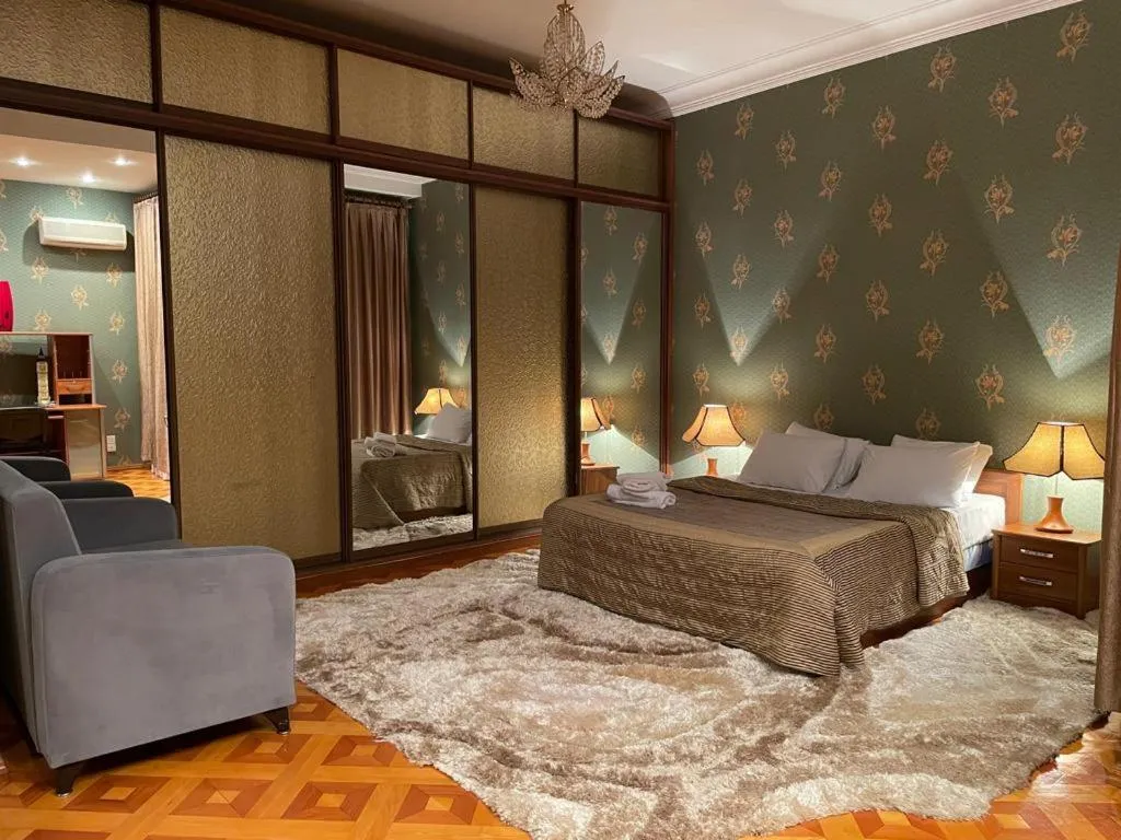 Image 1 of Old City apartment