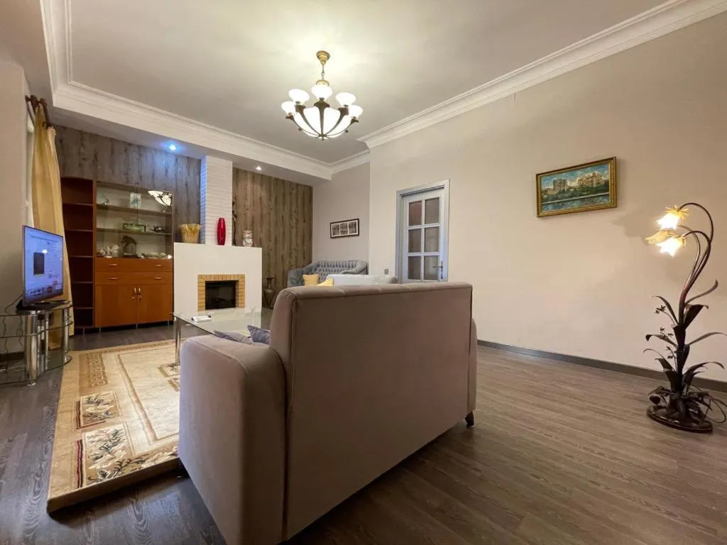 Image 3 of Old City apartment