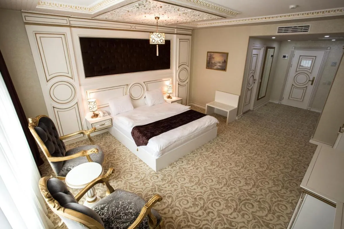 Image 6 of Opera Hotel