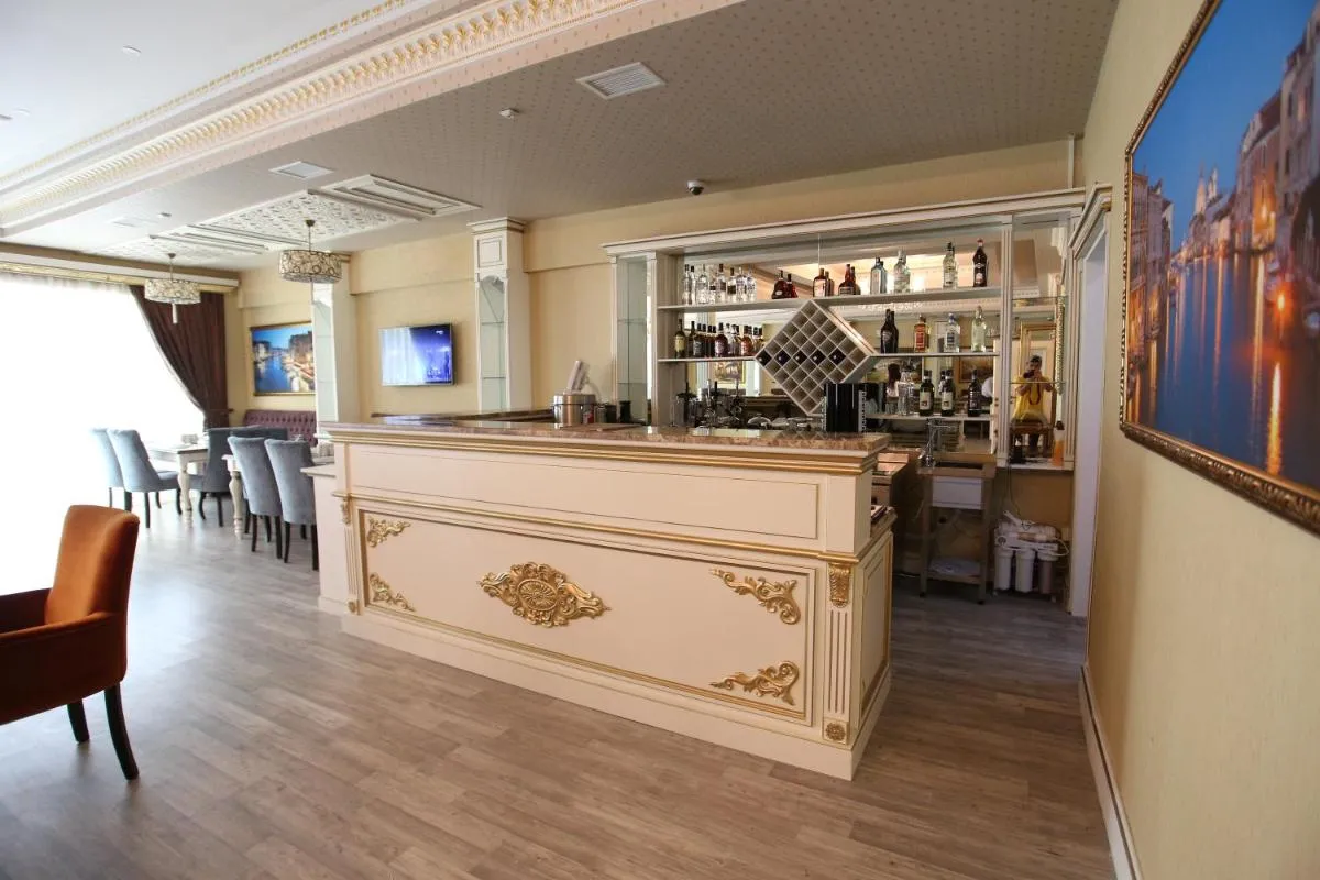 Image 3 of Opera Hotel