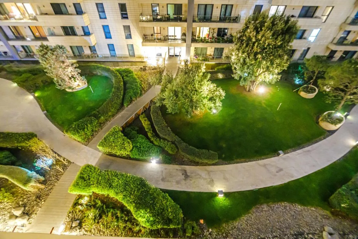 Image 2 of Park Azur