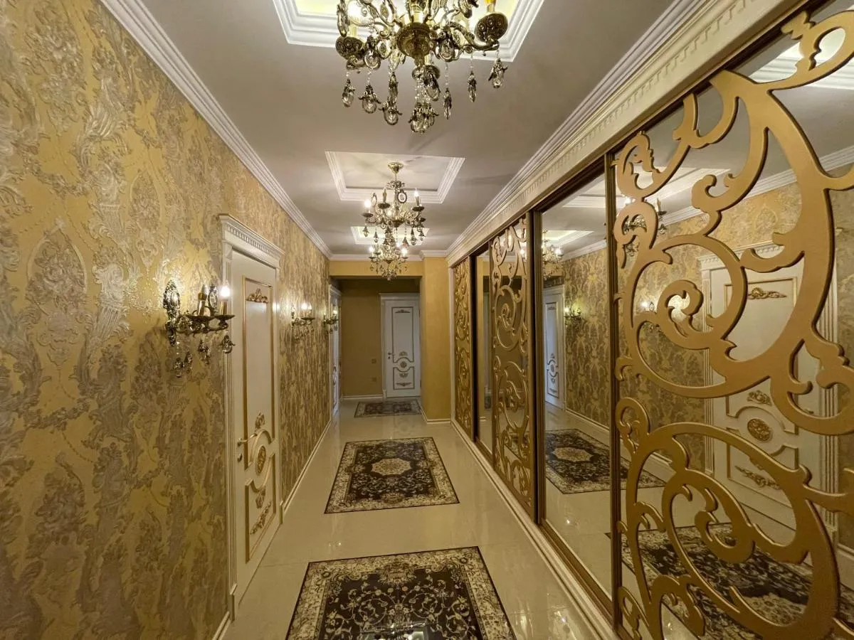 Image 6 of Park Azure Louvre apartment