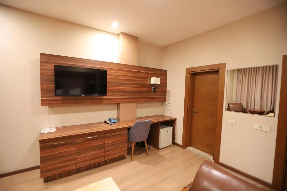 Image 3 of Park Suite Hotel
