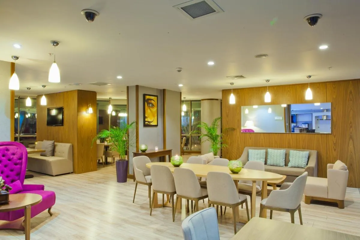 Image 4 of Parkside Hotel & Apartments