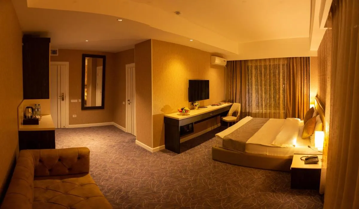Image 1 of Parkway Inn Hotel & Spa