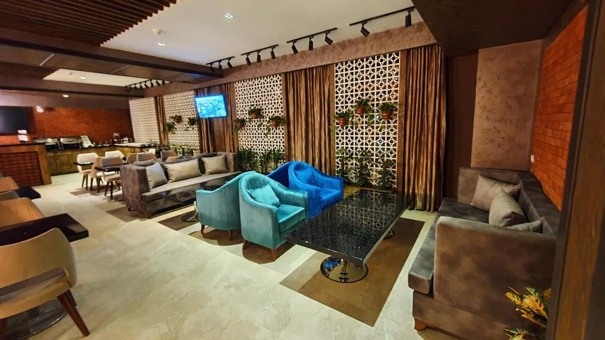 Image 3 of Parkway Inn Hotel & Spa
