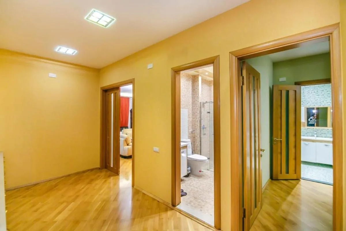 Image 1 of Red Apartment Vip City Center