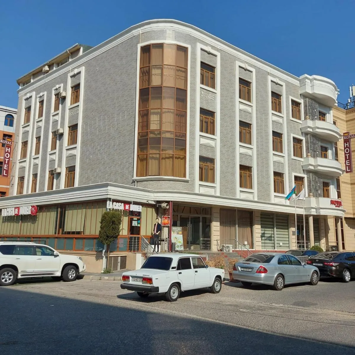 Image 3 of Royal Hotel