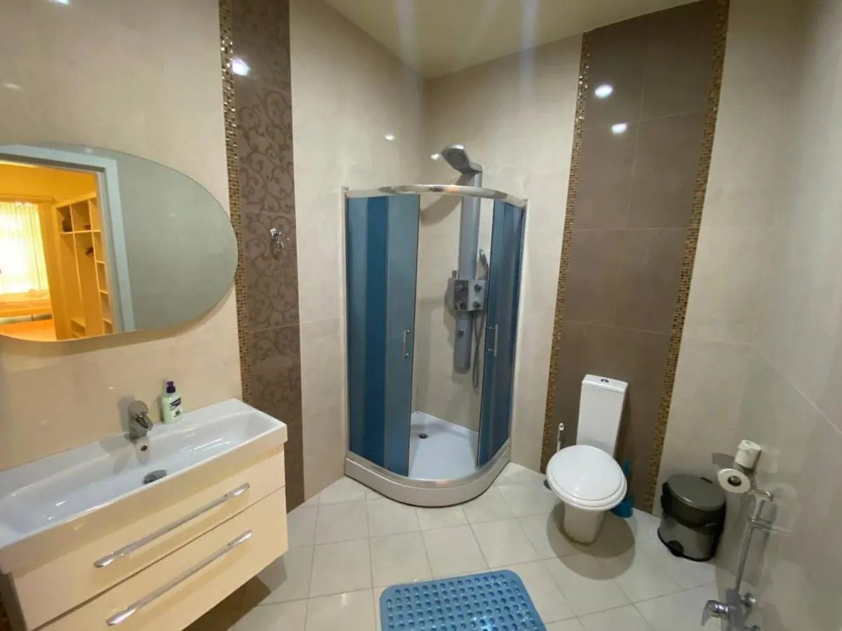Image 2 of Sapphire Deluxe Central Apartments