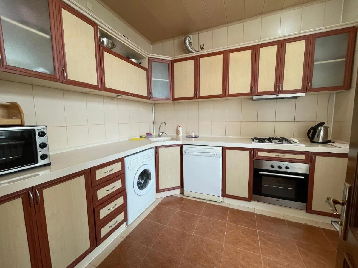 Image 3 of Sea View Maiden apartment